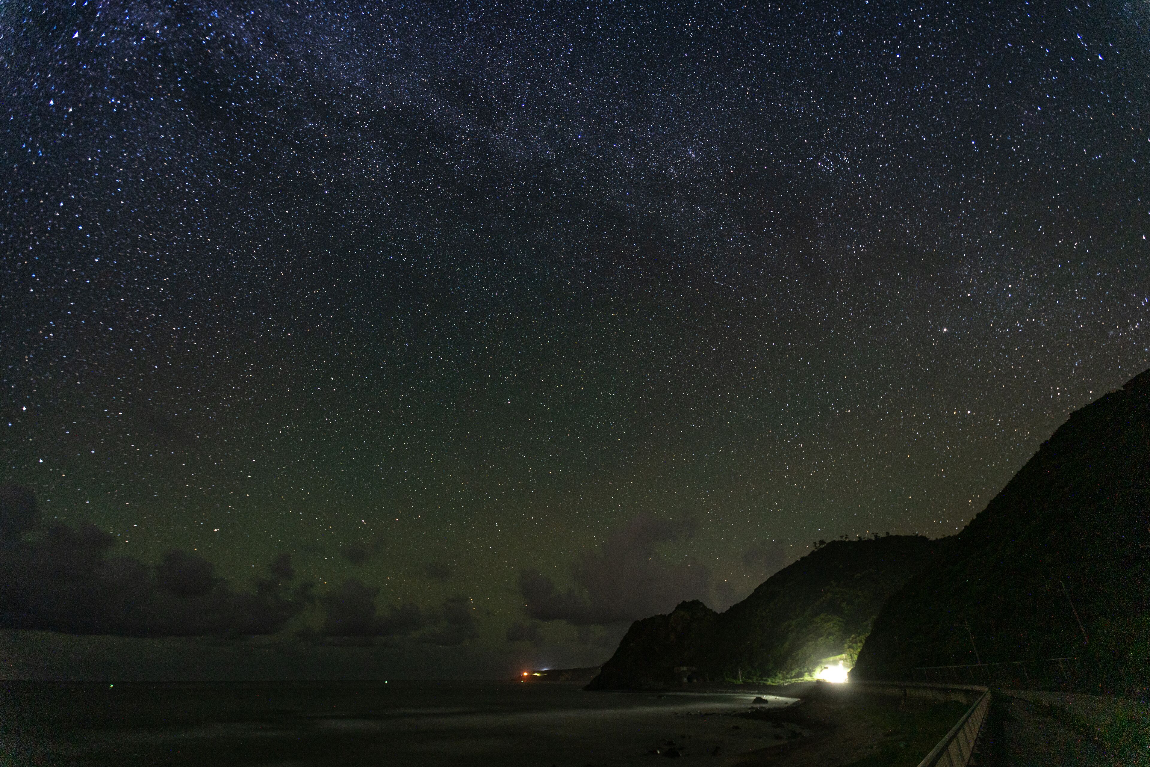combined shower/bathtub, hair dryer, slippers, electronic bidet