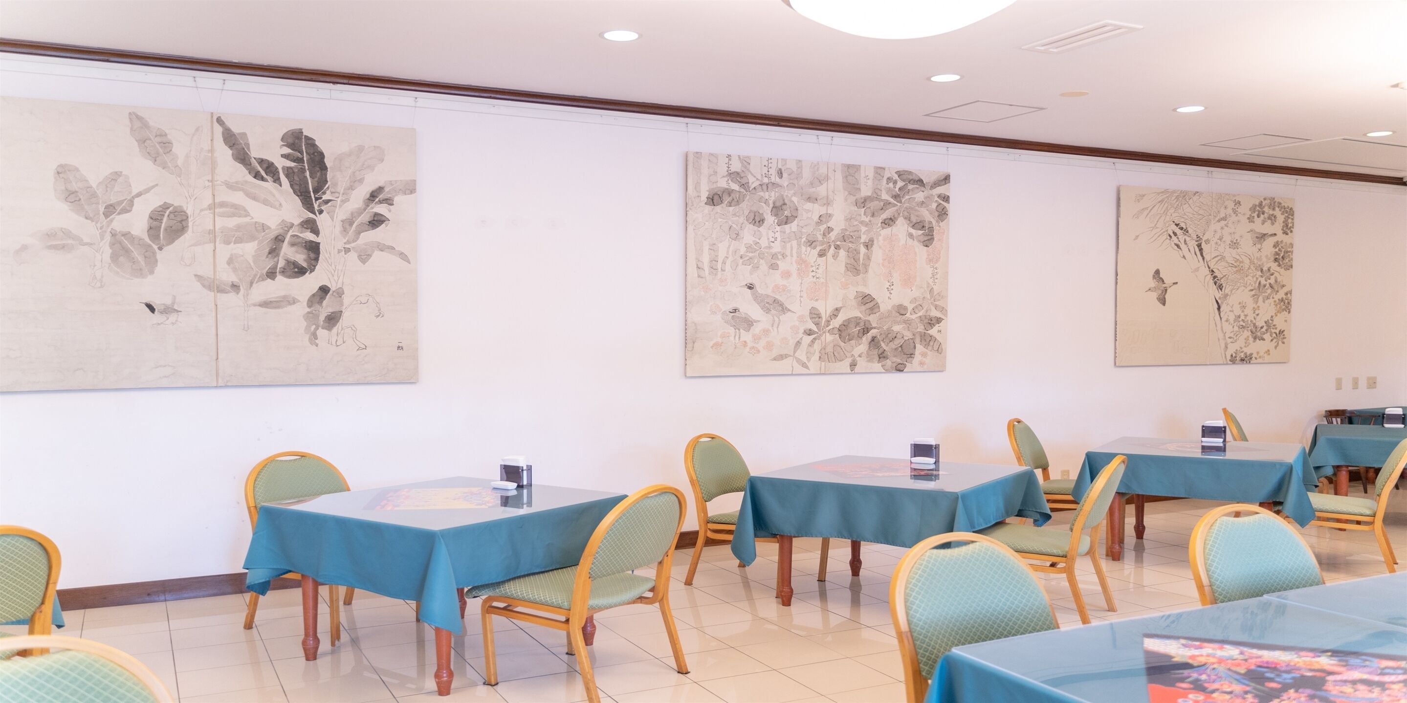 供应早餐和晚餐，日本菜