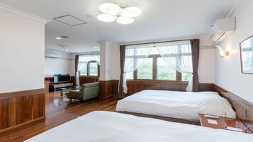 Desk, free WiFi, wheelchair access