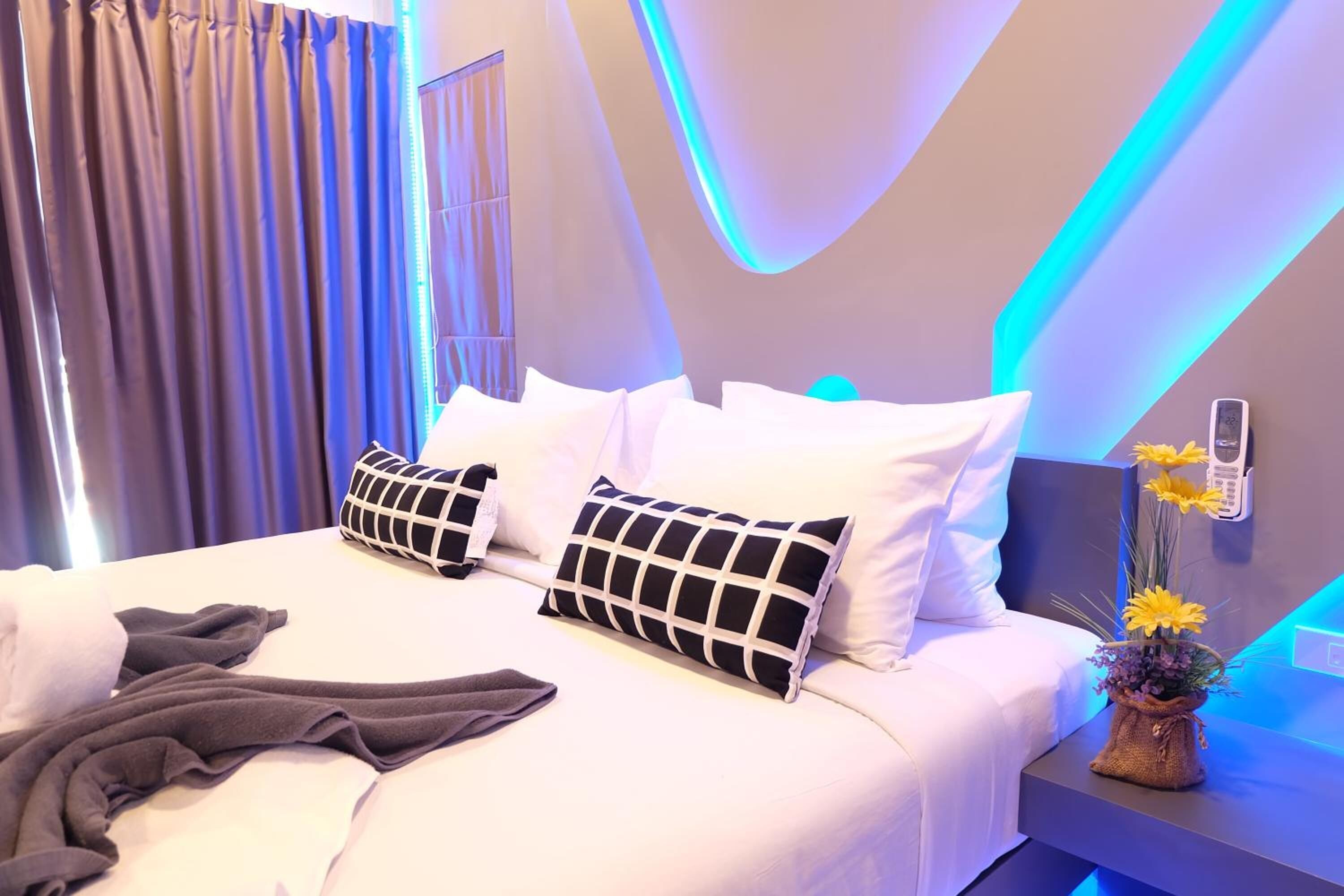 in-room safe, desk, soundproofing, rollaway beds