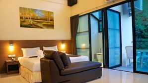 Deluxe Double Room - The Wave Patong Boutique Hotel (Patong)