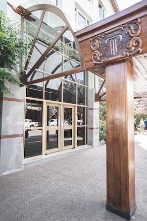 Exterior - Hotel Patagonia Plaza (San Martin de los Andes)