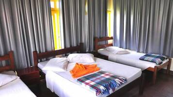 Standardzimmer | 10 Schlafzimmer, Minibar