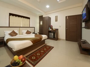 Deluxe Double Room | Minibar, desk, free WiFi - Hotel Maniram Palace (Agra)