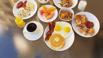 Daily buffet breakfast (USD 28.6 per person)
