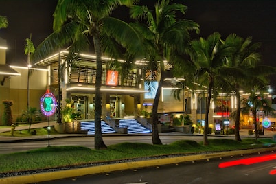 Guam Plaza Resort