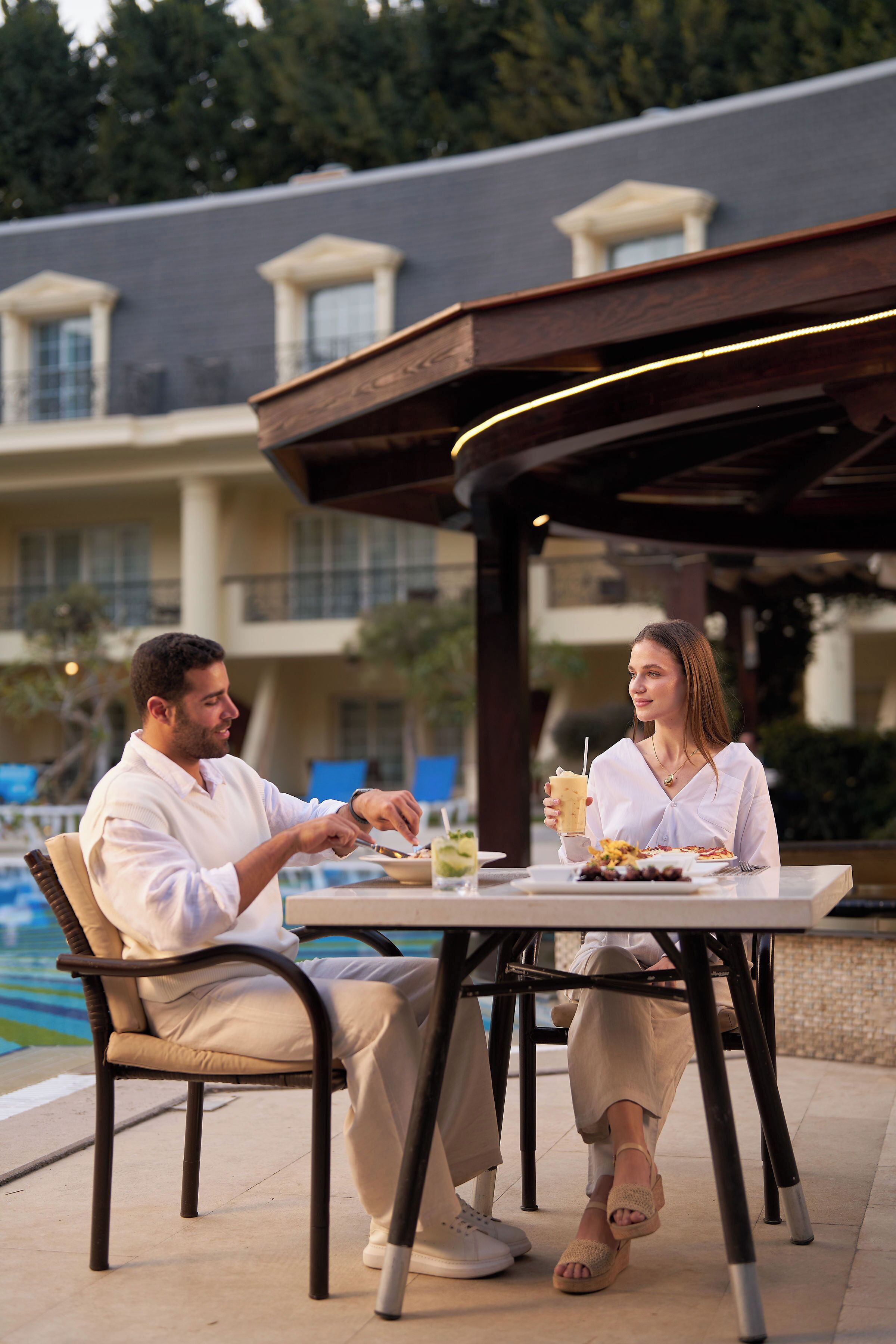 3 Restaurants, Frühstück, Mittagessen, Abendessen, internationale Küche