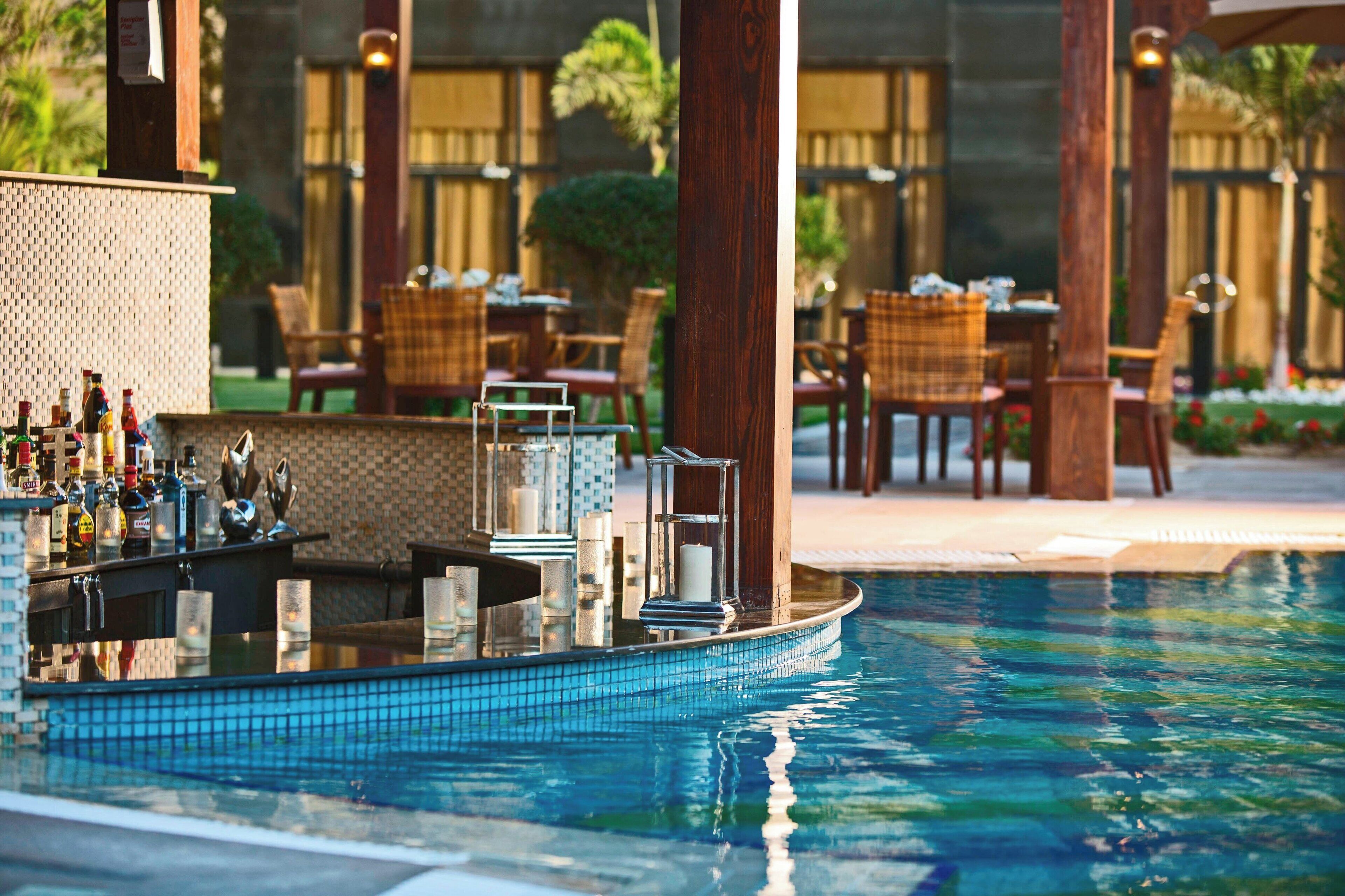 2 bar/lounge, bar kolam renang dan bar tepi kolam renang