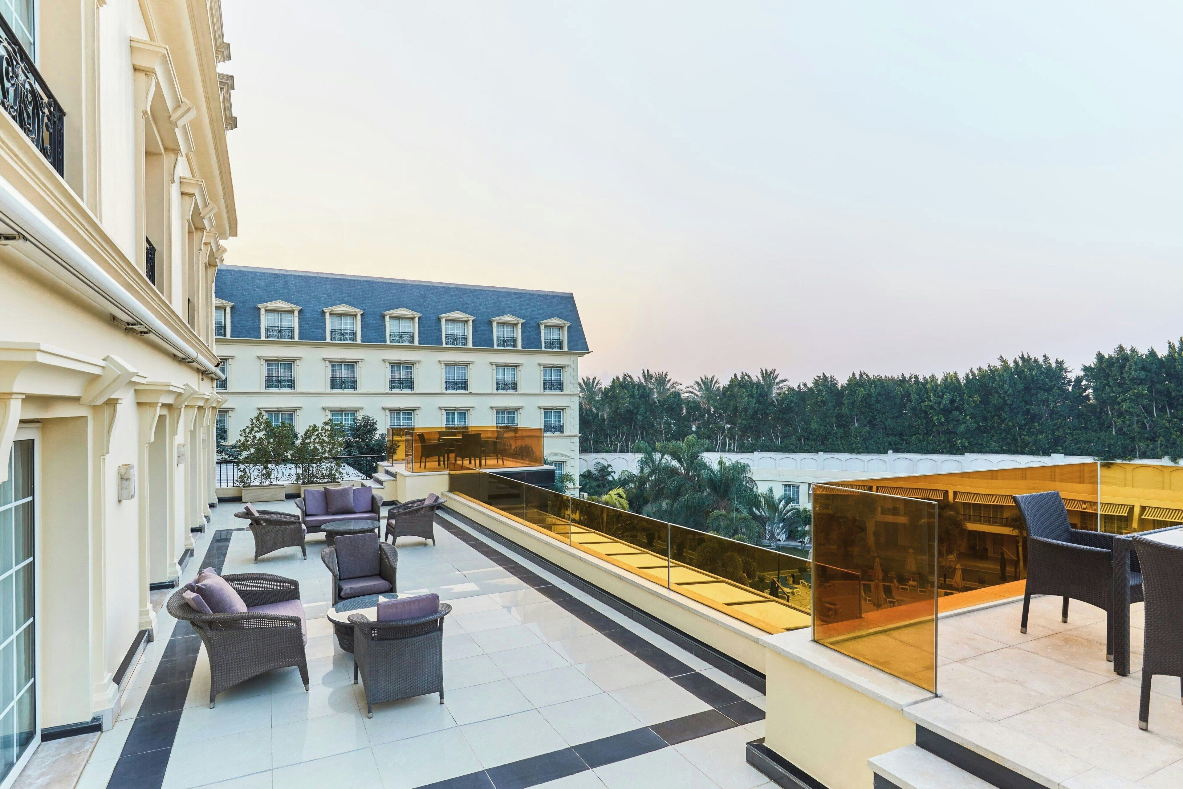 Down comforters, in-room safe, desk, soundproofing