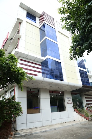Front of property - Hotel Taj Galaxy  (Agra)