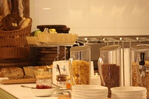 Morgenmadsbuffet hver dag (350 INR pr. person)