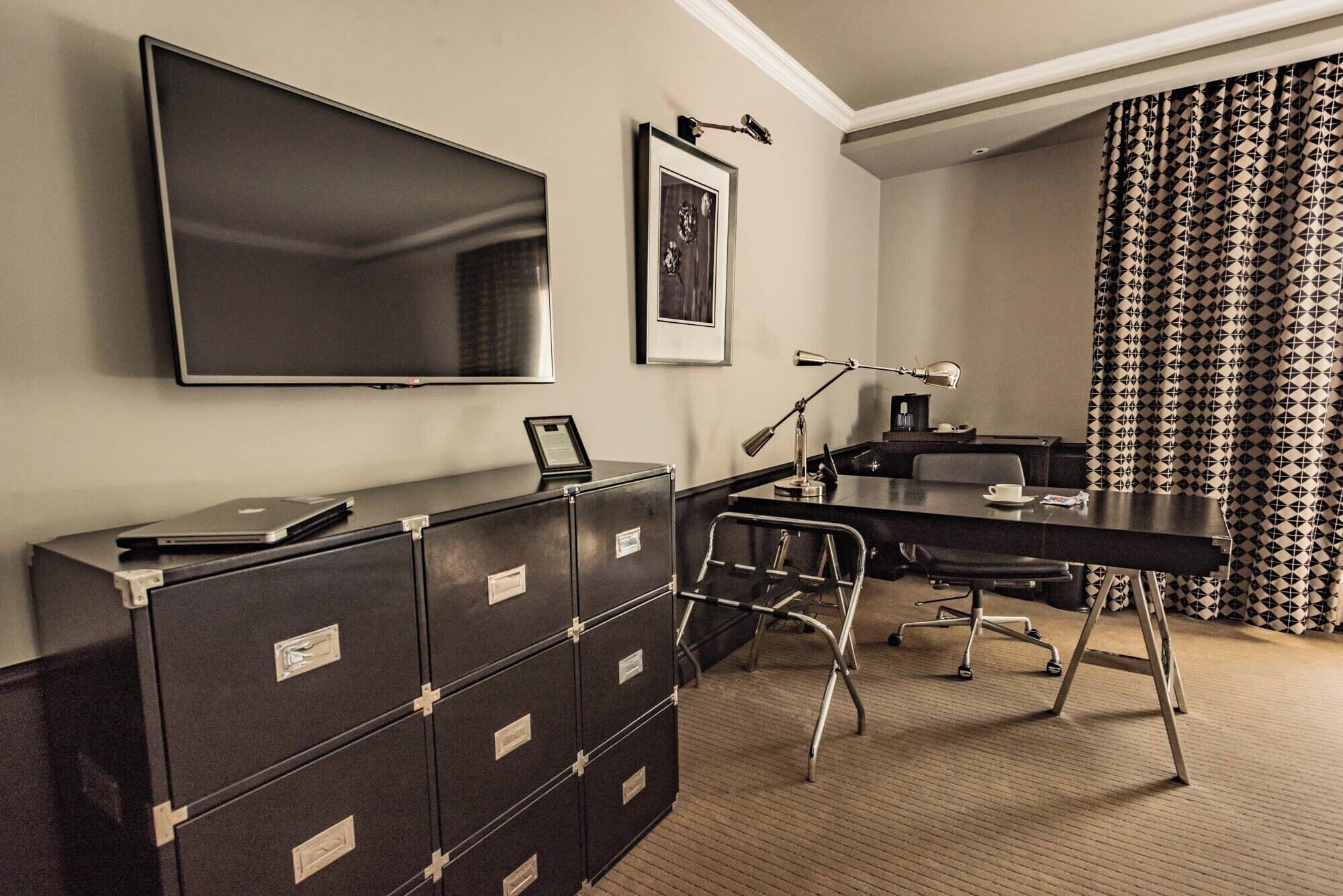 room, balcony (the singular twin) | living area | 46-inch lcd tv with digital channels, tv