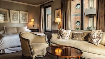 1 bedroom, free minibar, in-room safe, blackout drapes