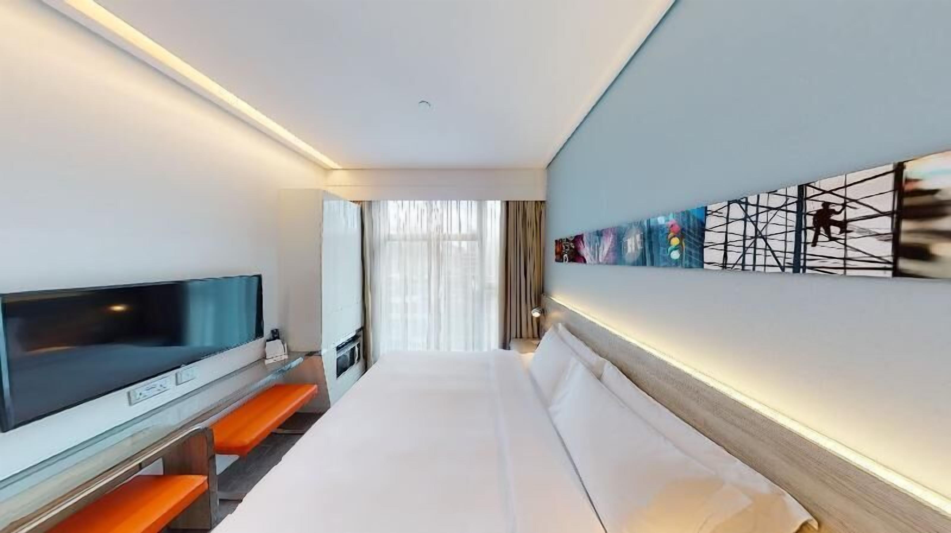 In-room safe, desk, free WiFi, bed sheets