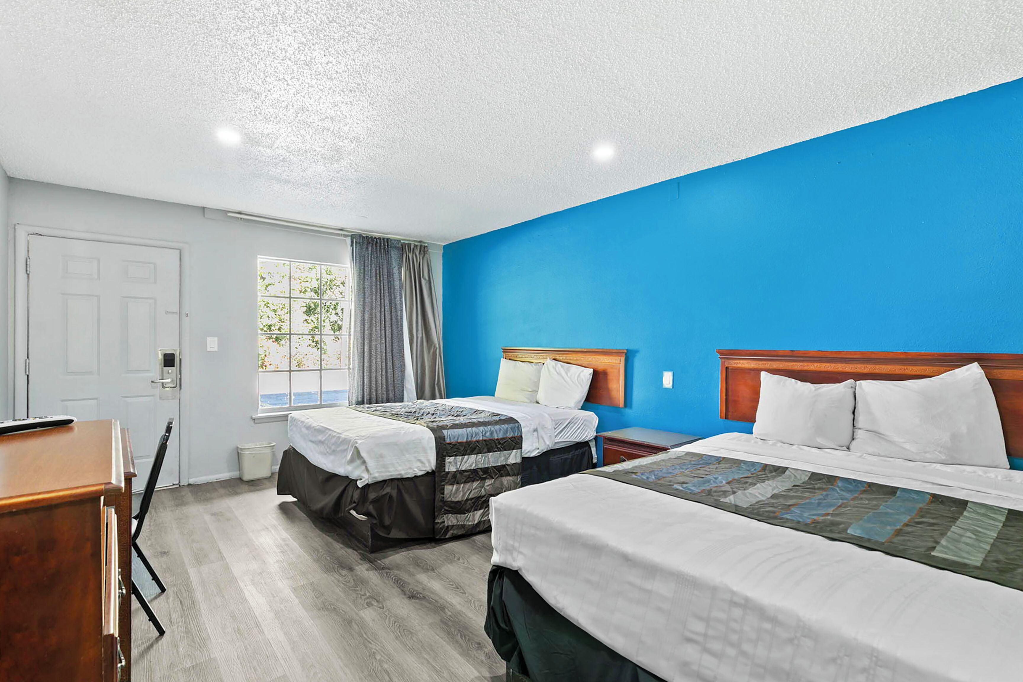 Room, 2 Queen Beds, Non Smoking