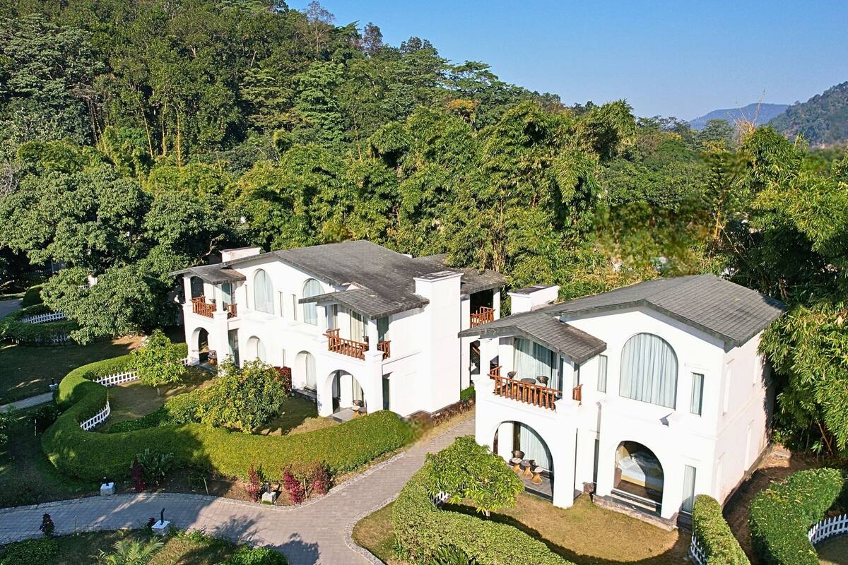Villa with Garden View | Premium bedding, minibar, in-room safe, blackout drapes