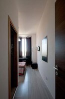 1 habitación, caja de seguridad en la habitación y muebles diferentes 