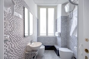 Superior-Zimmer | Badezimmer | Dusche, kostenlose Toilettenartikel, Haartrockner, Bidet