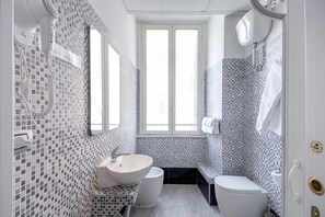 Superior Room | Bathroom