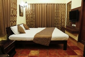 迷你吧、客房内保险箱、隔音、熨斗/熨板