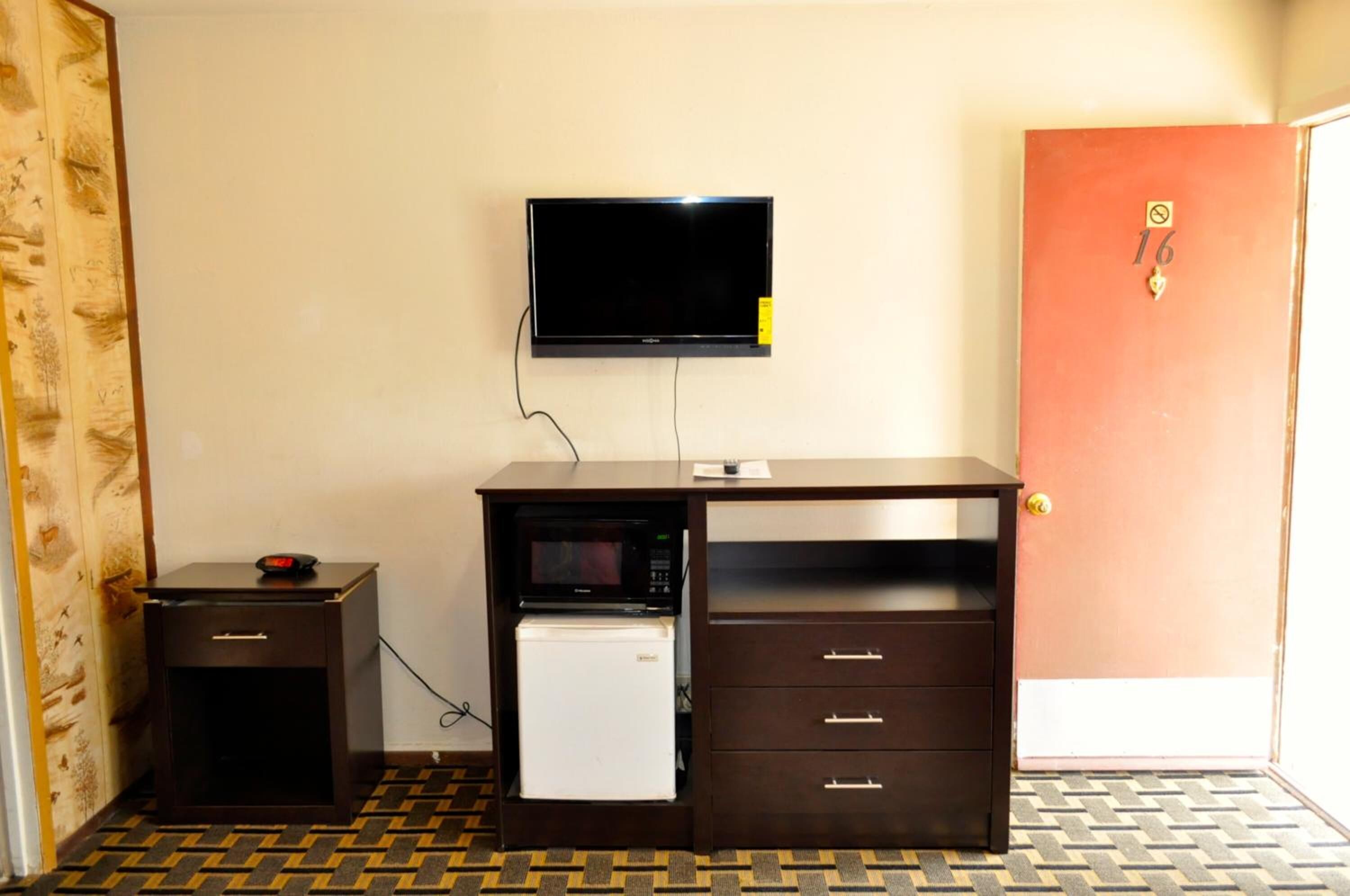 Desk, free WiFi, bed sheets, wheelchair access