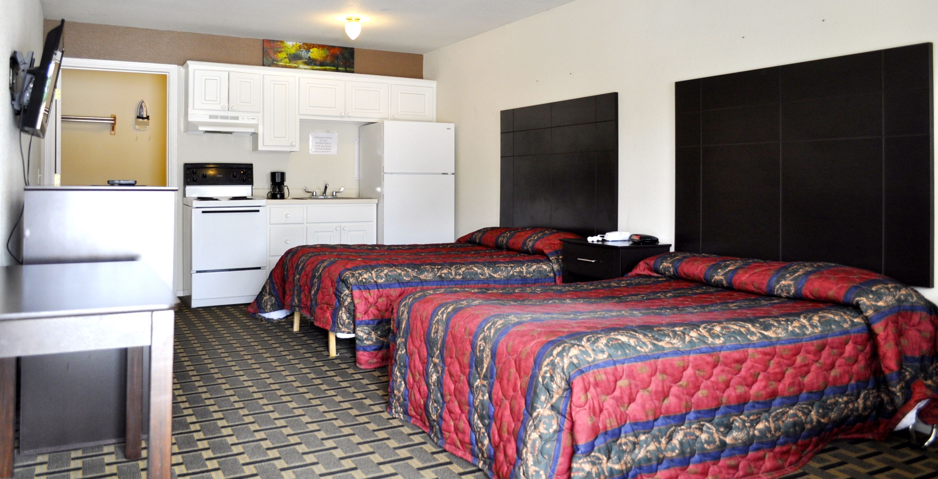 Suite studio, 2 lits doubles, non-fumeur | Bureau, accès au Wi-Fi (inclus), literie fournie