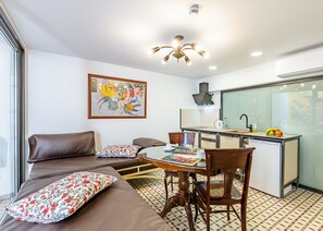 Inner Balcony Family | Χρηματοκιβώτιο στο δωμάτιο, μοναδική διακόσμηση, μοναδική επίπλωση 