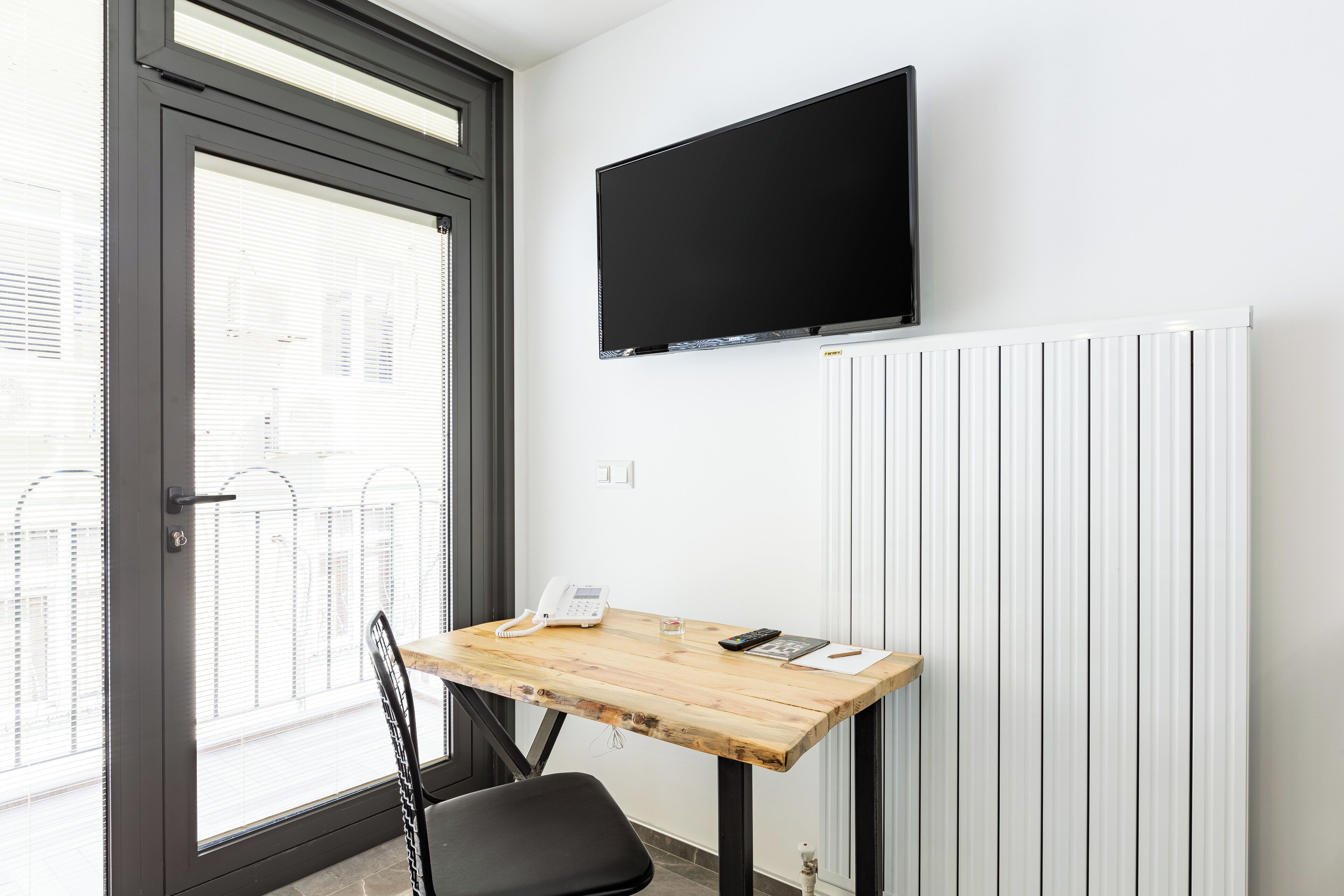 twin room with balcony | 1 bedroom, in-room safe, individually decorated, individually furnished