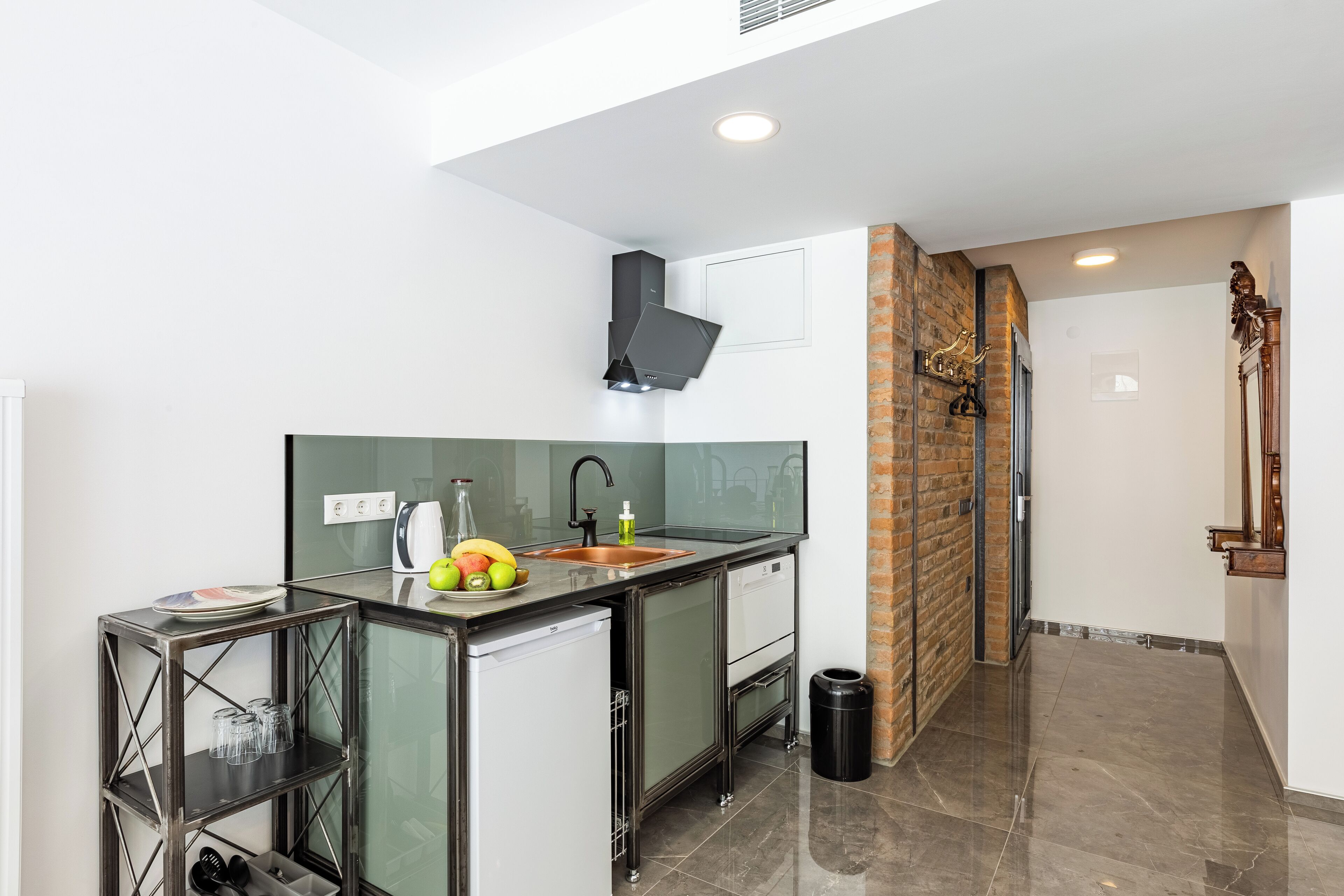 twin room with balcony | 1 bedroom, in-room safe, individually decorated, individually furnished