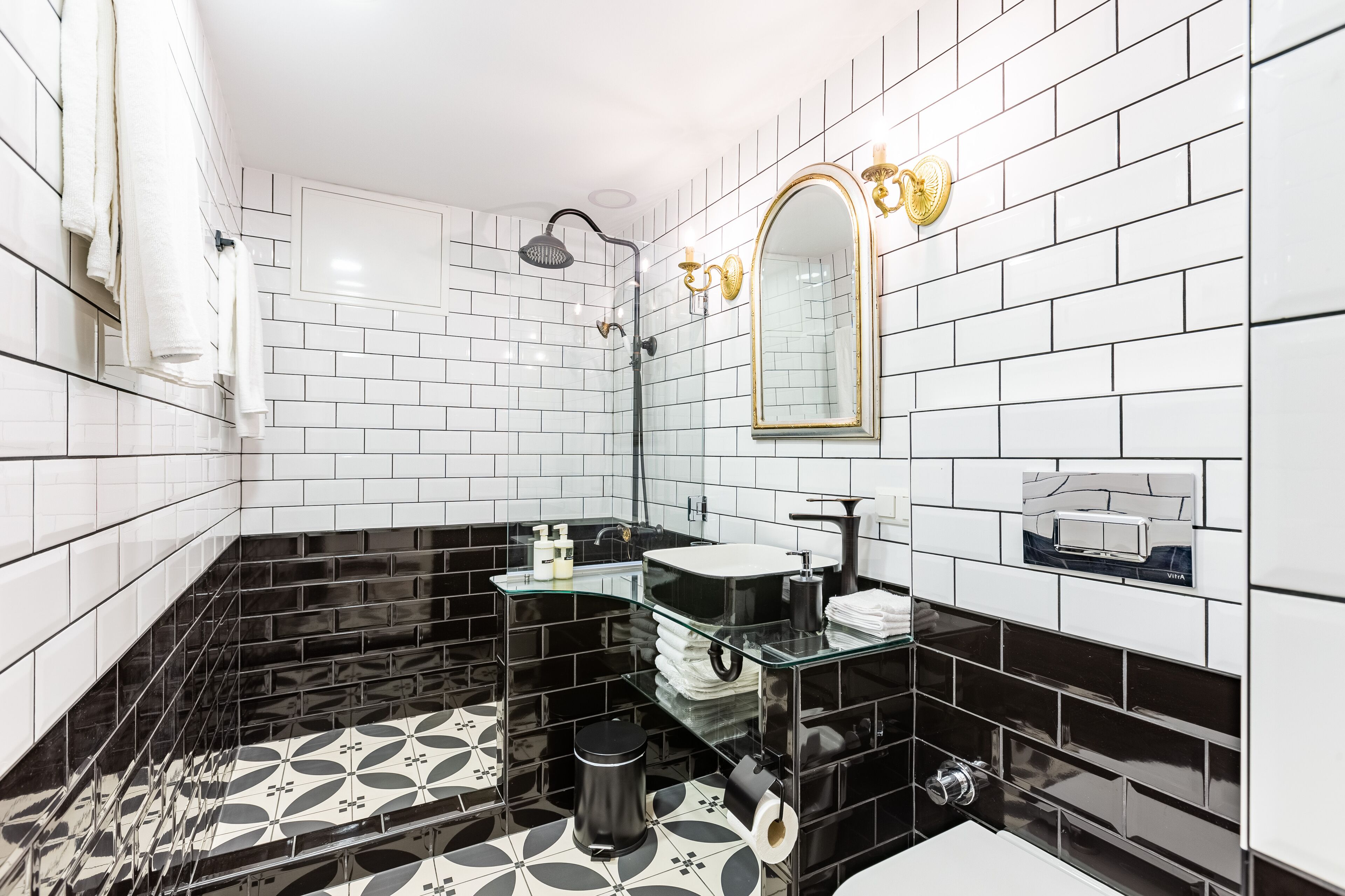 inner balcony family | bathroom | shower, free toiletries, hair dryer, slippers