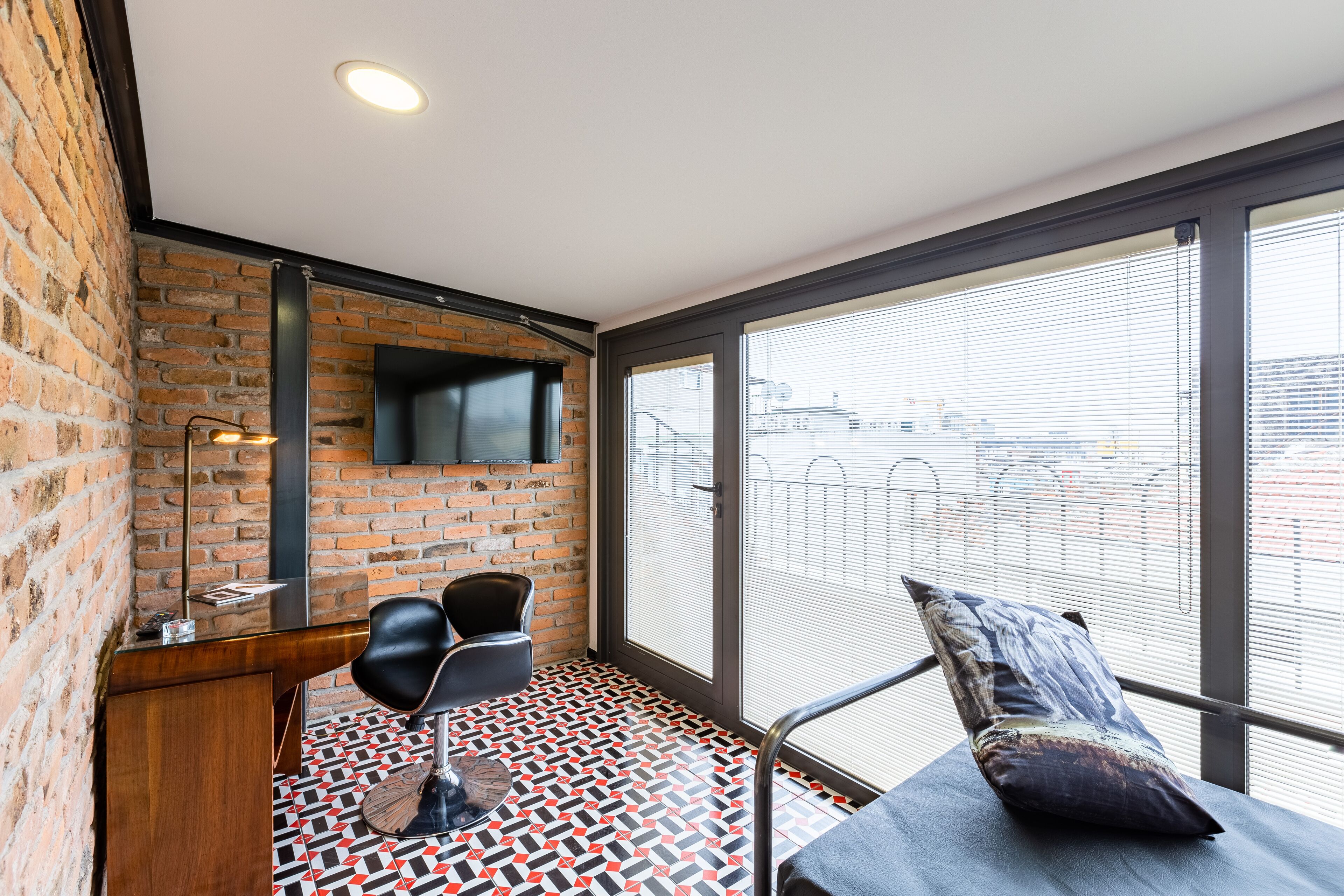 penthouse | 1 bedroom, in-room safe, individually decorated, individually furnished