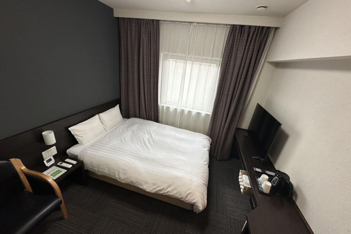 办公桌、熨斗/熨板、免费 WiFi、床单