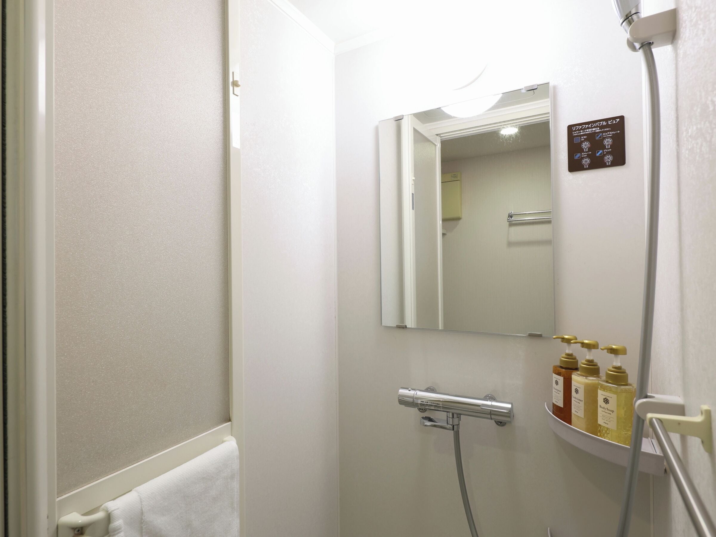 deluxe double room, non smoking | 1 bedroom, desk, iron/ironing board, free wifi