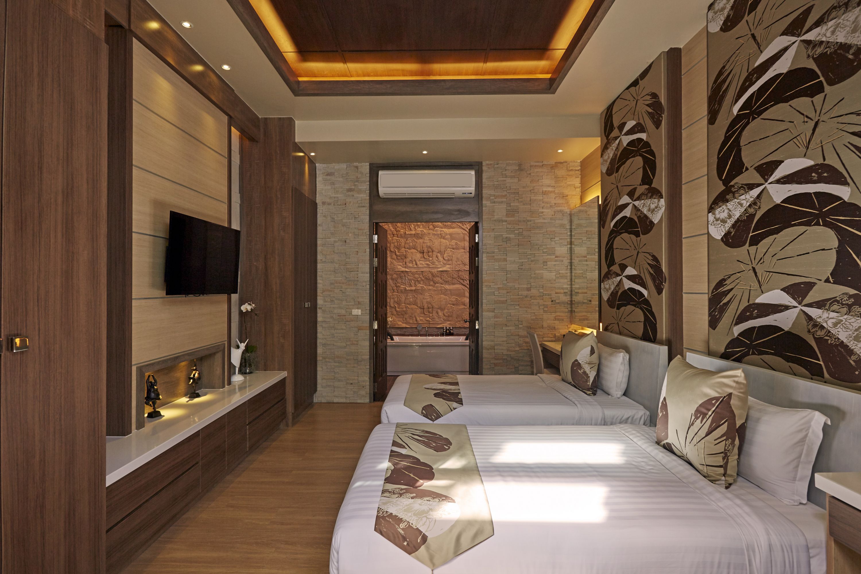 luxury villa | minibar, in-room safe, desk, free wifi