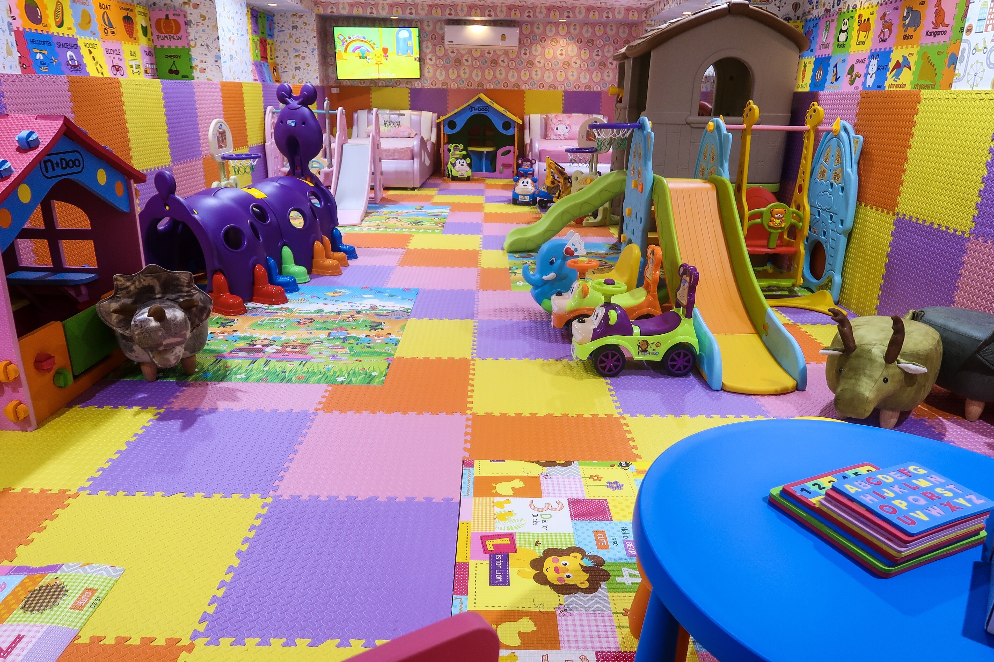 children’s play area – indoor