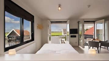 Minibar, in-room safe, soundproofing, rollaway beds