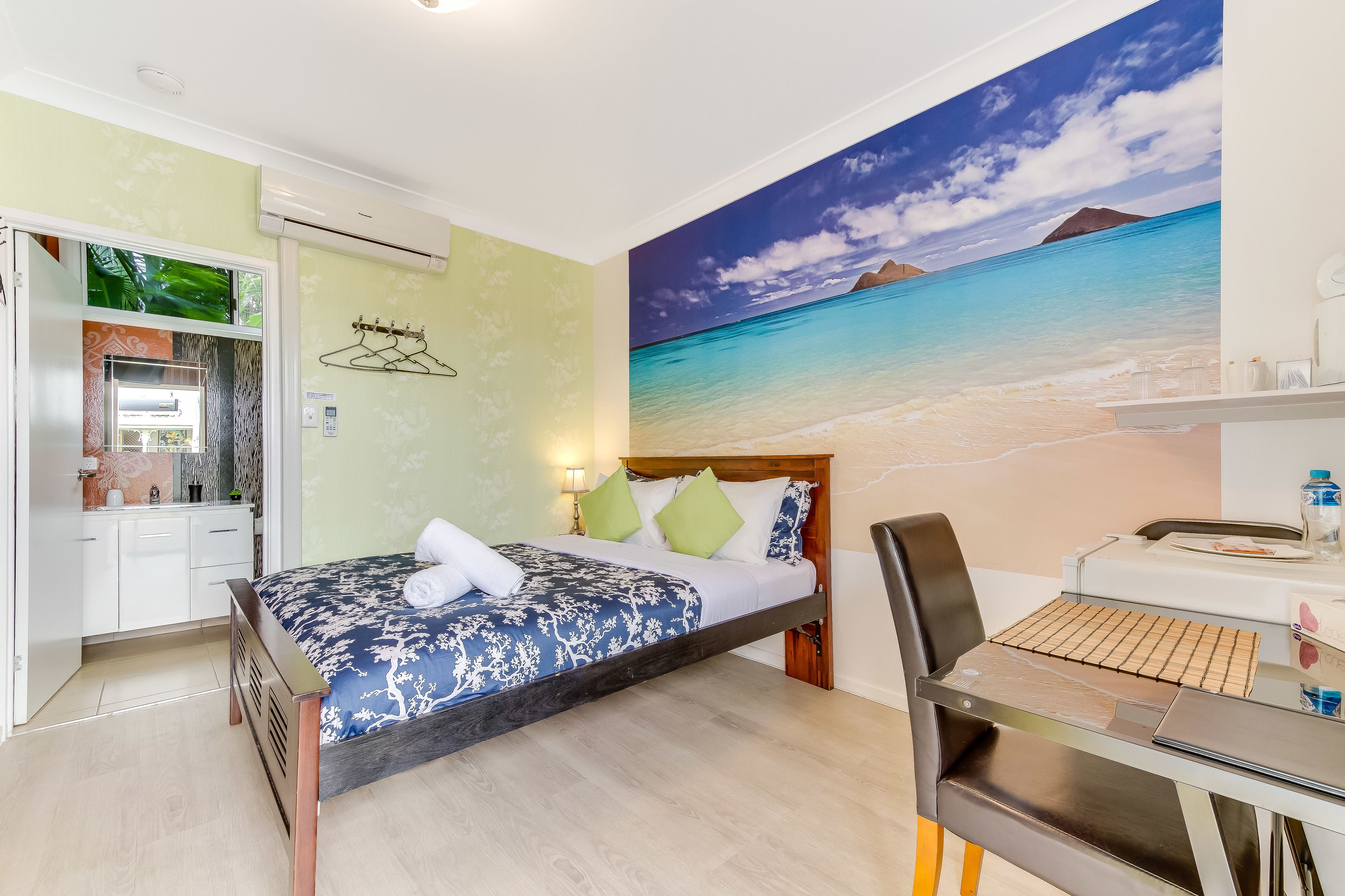 room, 1 queen bed, ensuite | view from room