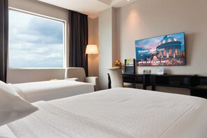 Large Room, 2 Single Beds | Minibar, in-room safe, soundproofing, cribs/infant beds - Four Points by Sheraton Medan (Medan)