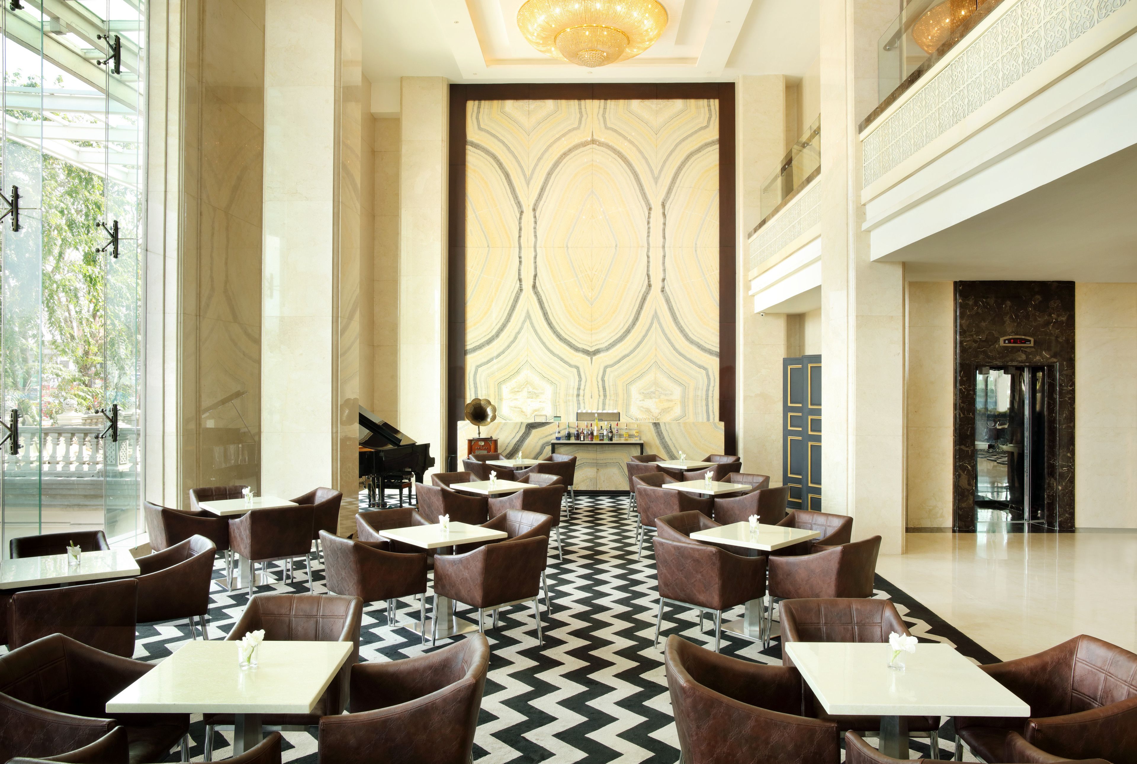 business room | bar (on property) | lobby lounge