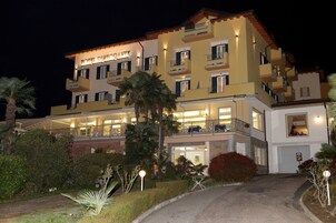 Front of property - evening/night