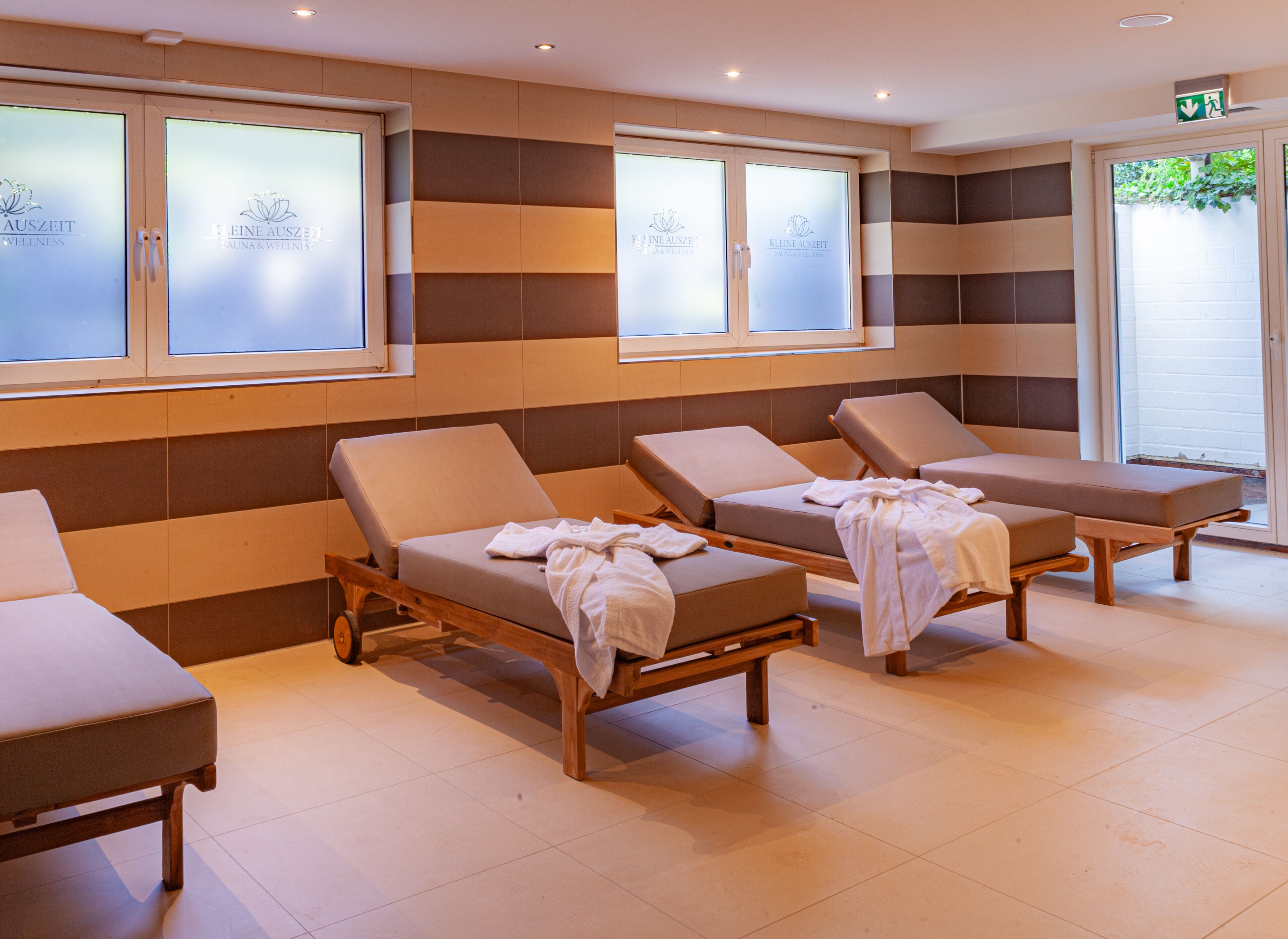 桑拿、身体护理、体膜护理、面部护理、2 ???、按摩服务