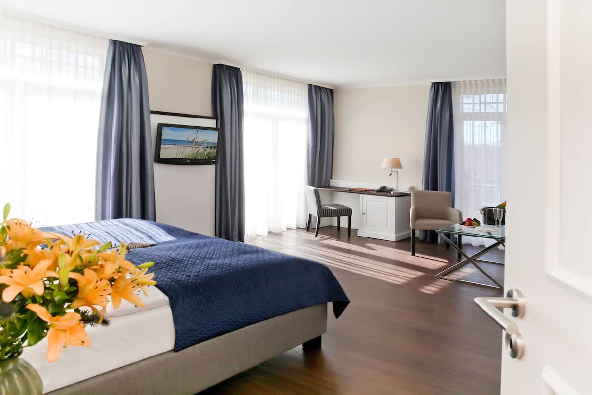 baltic junior suite (dependance) | 1 bedroom, hypo-allergenic bedding, in-room safe, desk