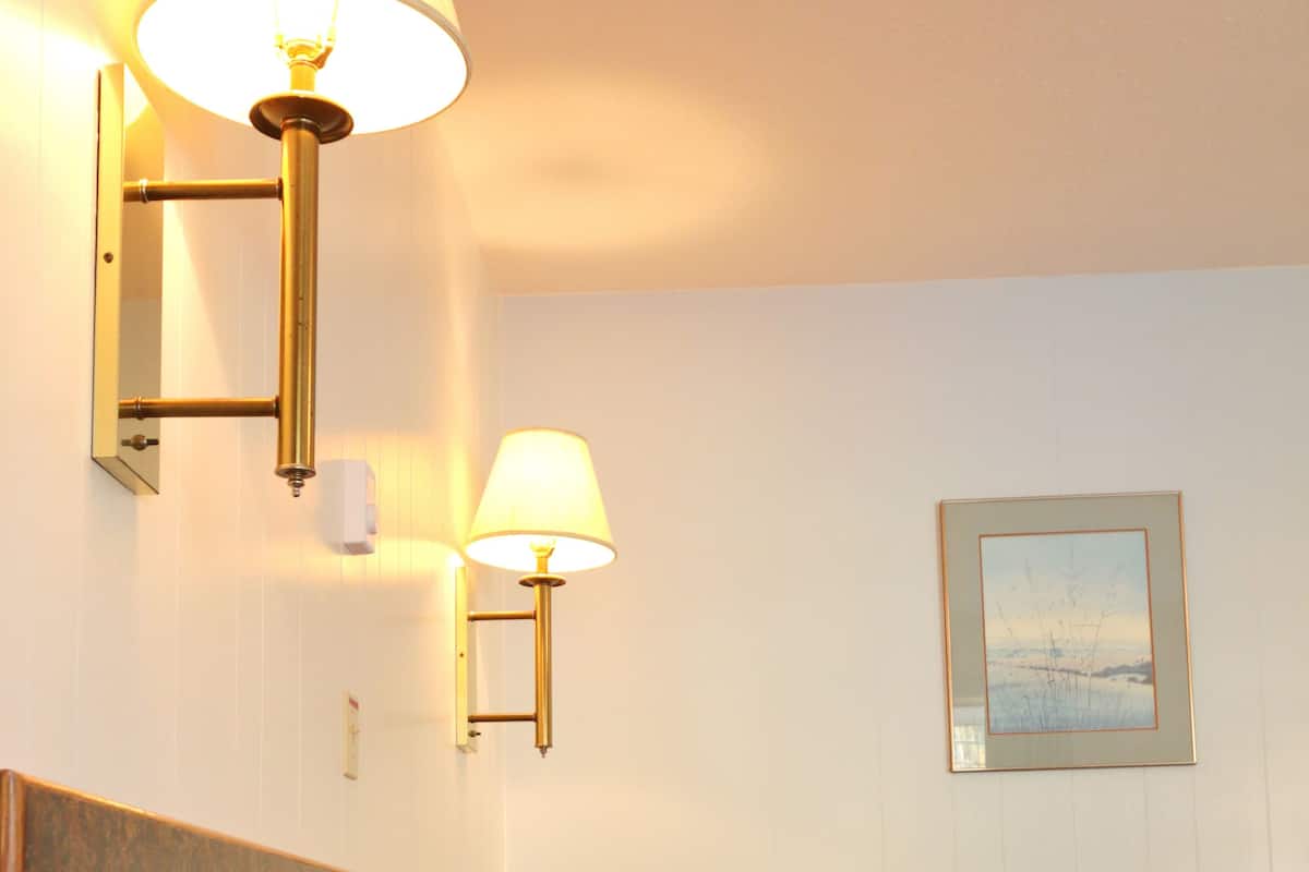 Double Room, Non Smoking | Desk, free WiFi, bed sheets