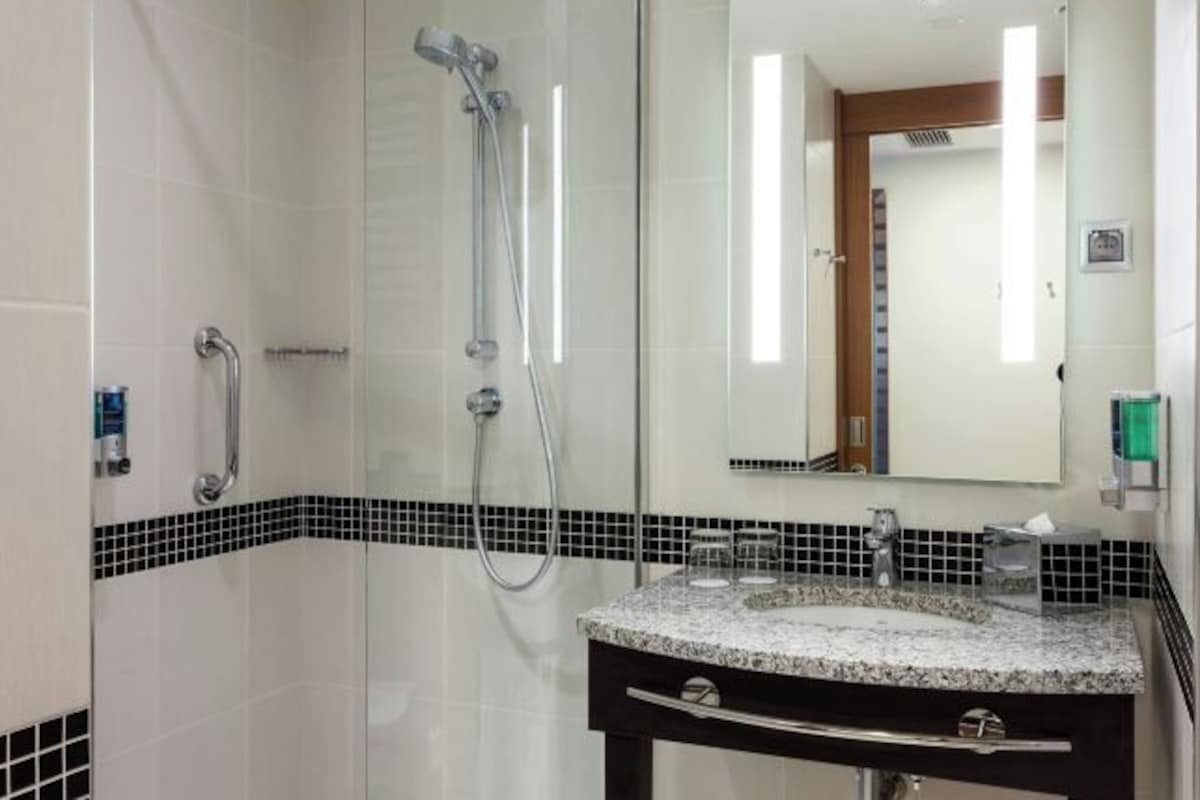 Accessible Queen Room
