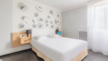 Studio Double | Desk, iron/ironing board, free WiFi, bed sheets