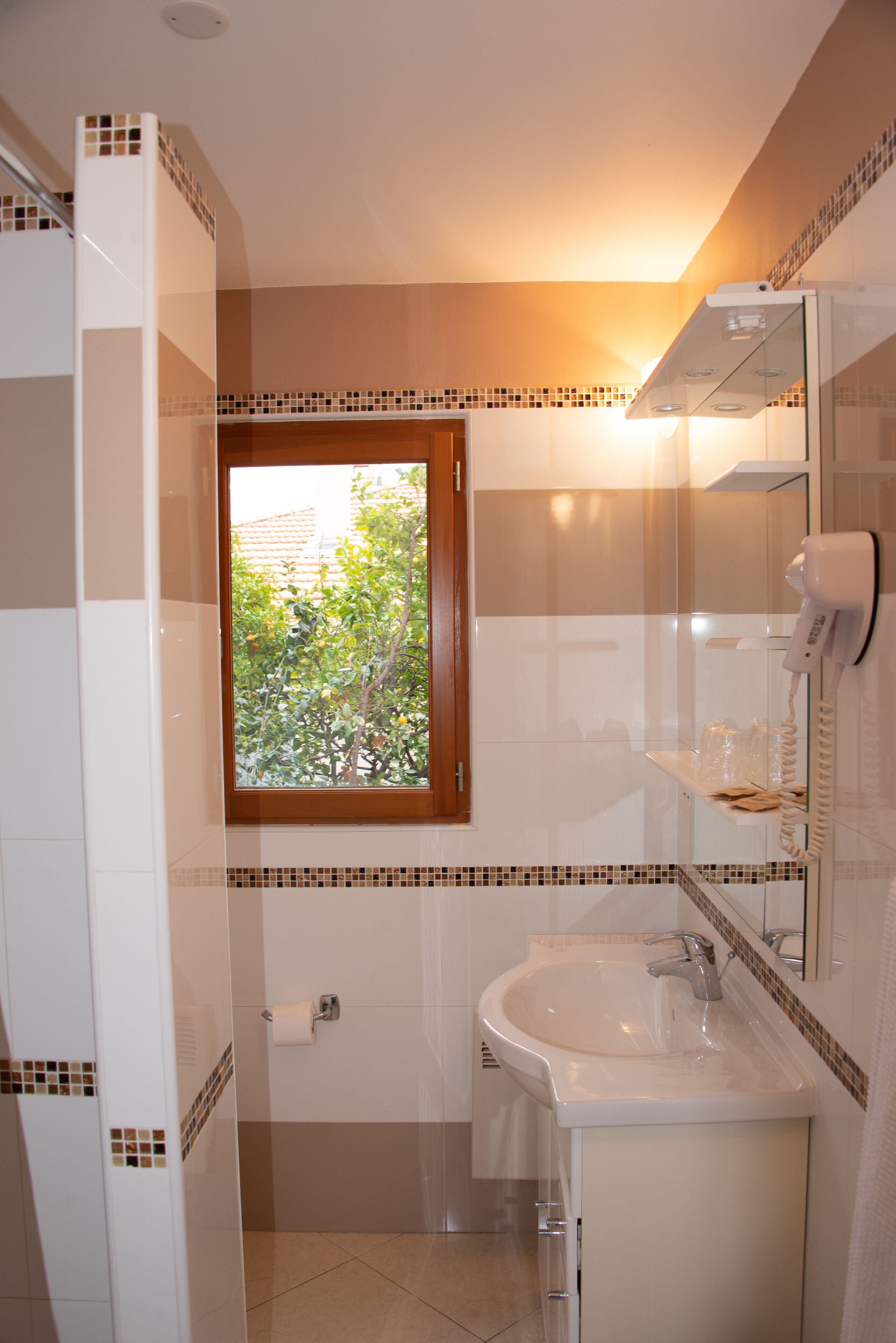 Foto - Hotel et Appartements Reine D'Azur