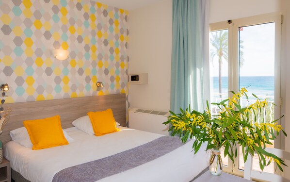 Comfort Room, 1 Queen Bed, Sea View