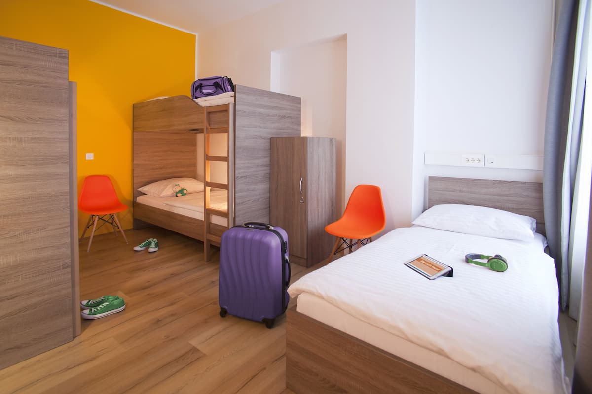 Shared Dormitory, Mixed Dorm (1 bed in a 5 persons shared room) | Iron/ironing board, free WiFi, bed sheets