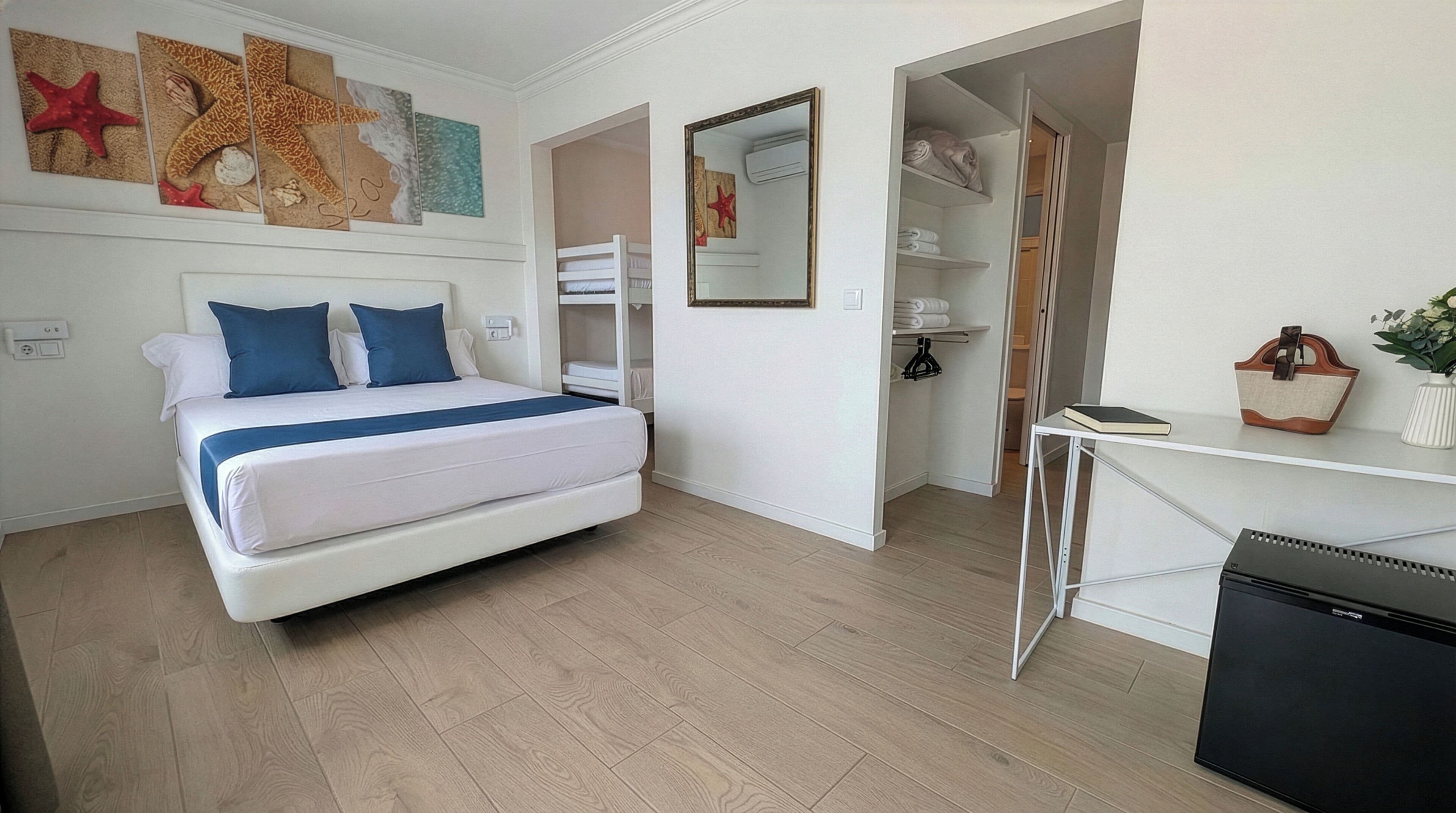 Minibar, coffres-forts dans les chambres, bureau, Wi-Fi gratuit