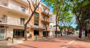 Front of property - Hotel Medium Claramar (Castell-Platja d'Aro)